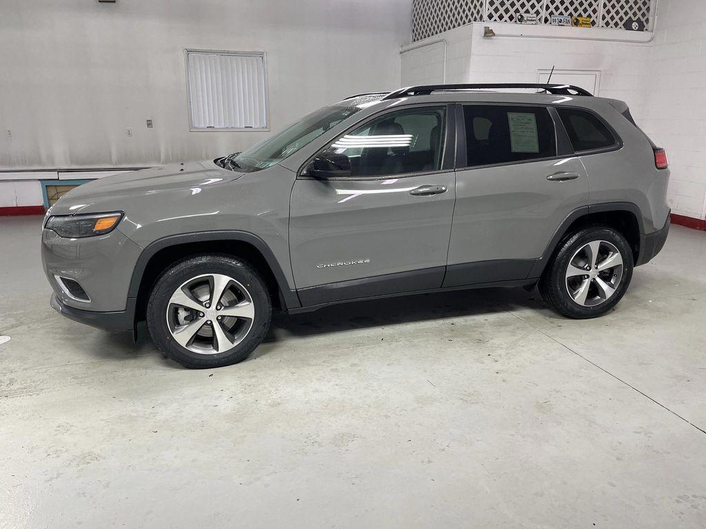 used 2022 Jeep Cherokee car, priced at $23,495
