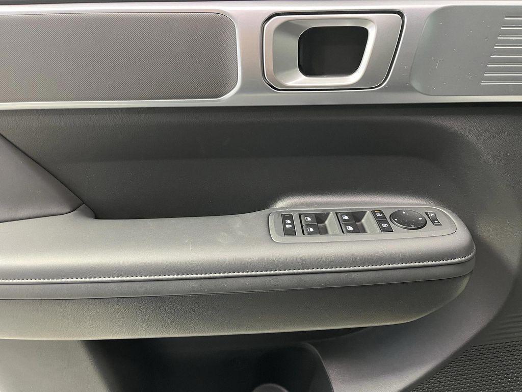 used 2025 Hyundai Santa Fe car, priced at $32,495