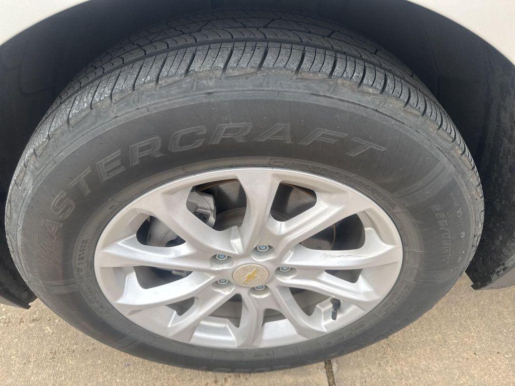 used 2021 Chevrolet Equinox car, priced at $17,649