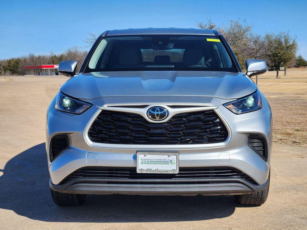 used 2022 Toyota Highlander car, priced at $28,467