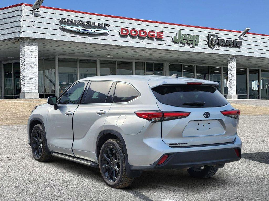 used 2022 Toyota Highlander car, priced at $29,645