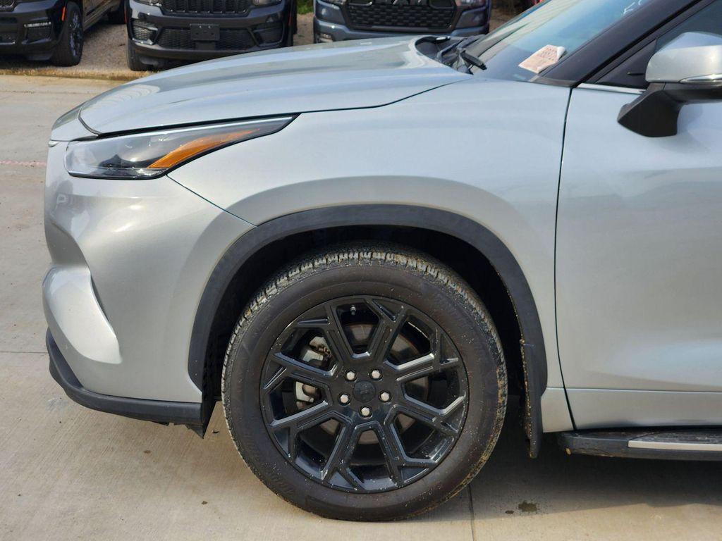 used 2022 Toyota Highlander car, priced at $29,645