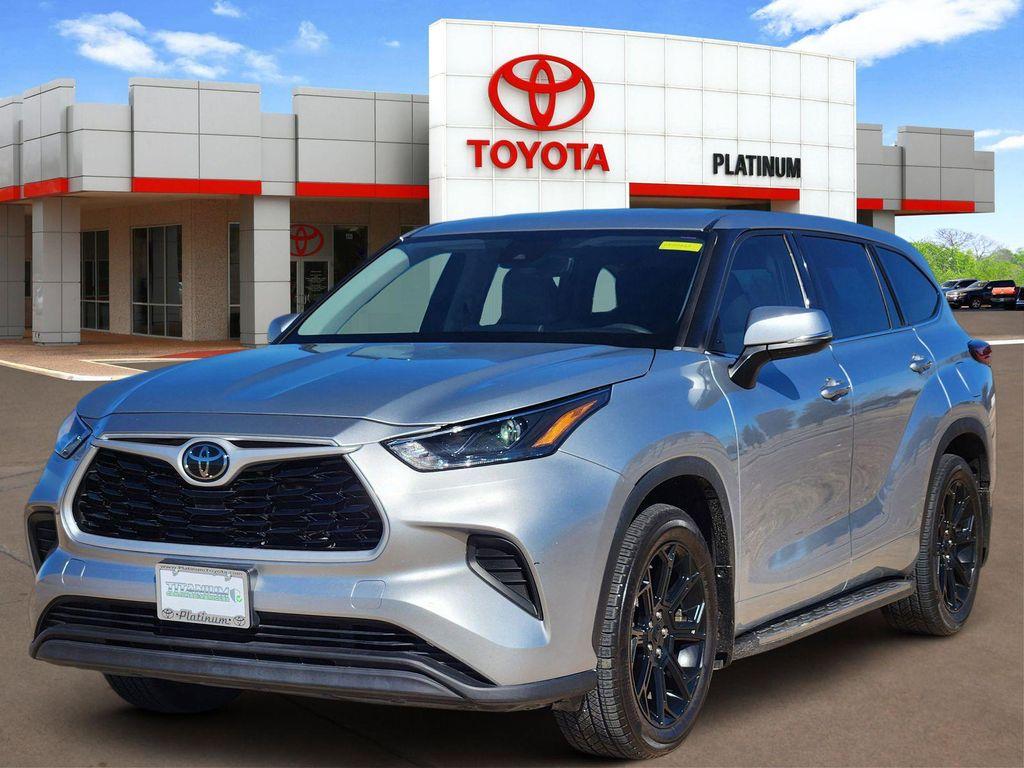 used 2022 Toyota Highlander car, priced at $28,467