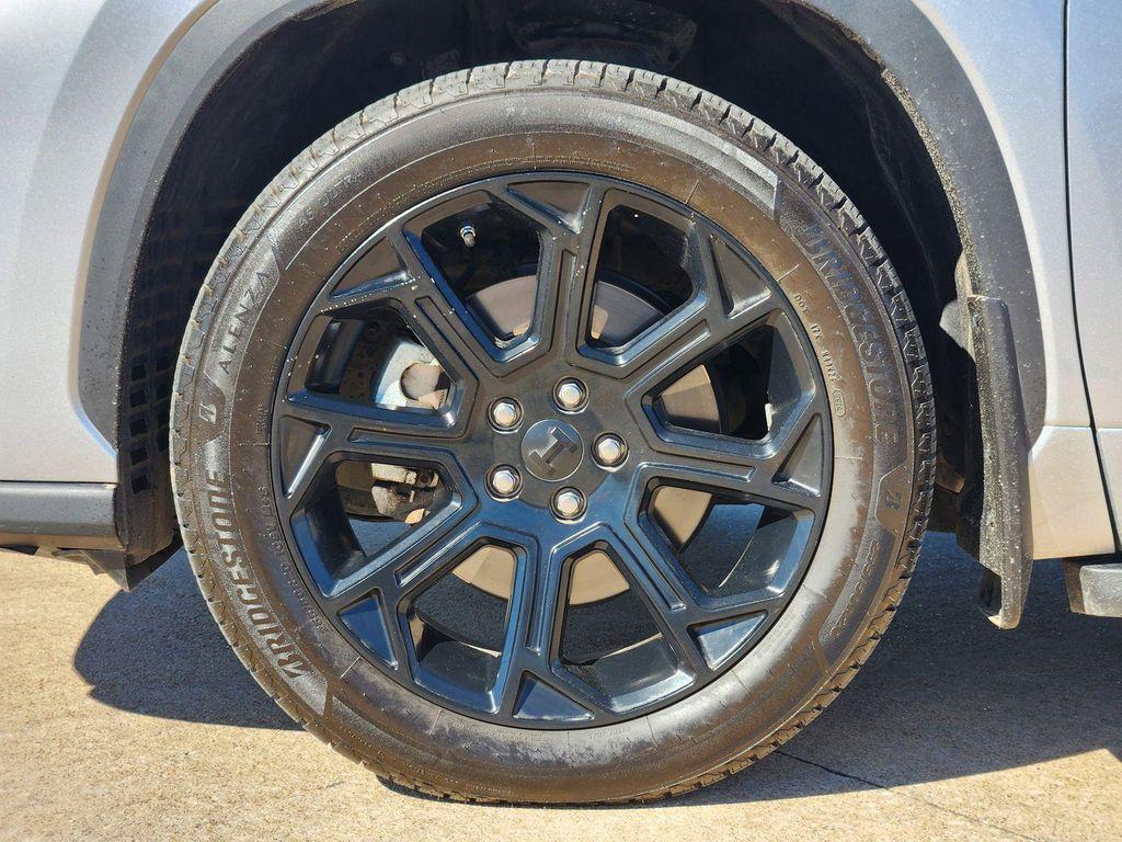 used 2022 Toyota Highlander car, priced at $28,467