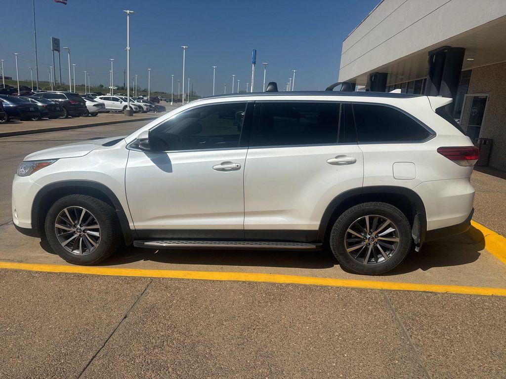 used 2019 Toyota Highlander car, priced at $26,391