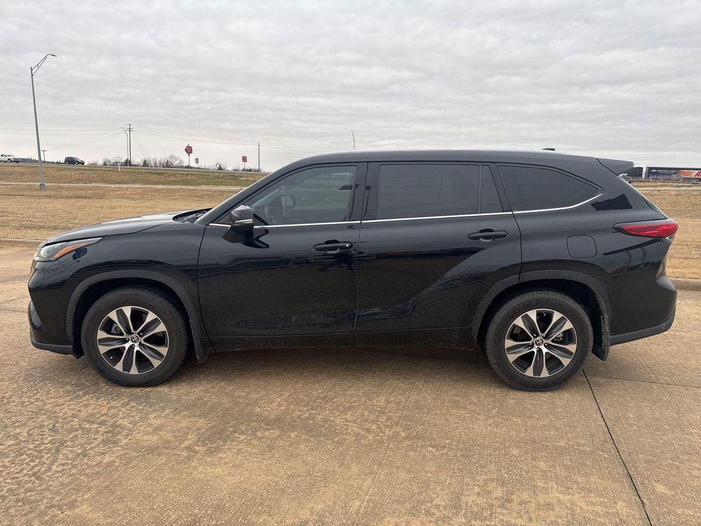 used 2022 Toyota Highlander car, priced at $31,355
