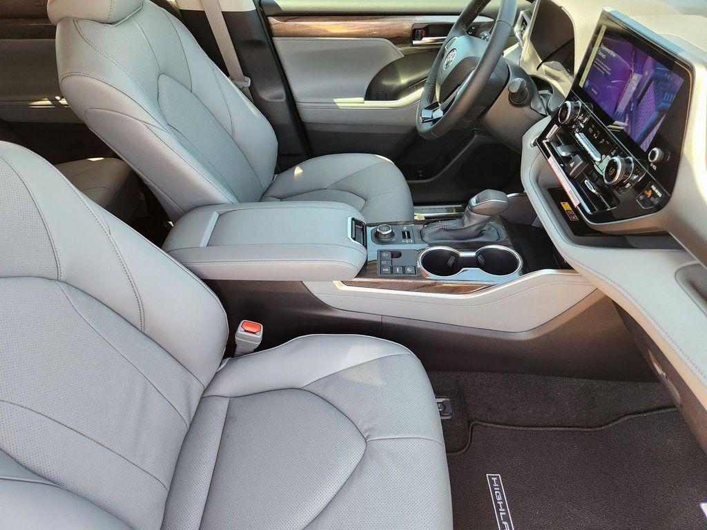 new 2026 Toyota Highlander car, priced at $50,914