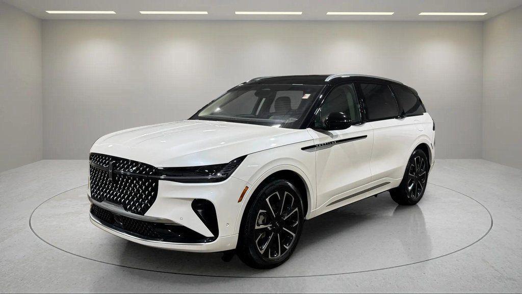 used 2024 Lincoln Nautilus car, priced at $51,987