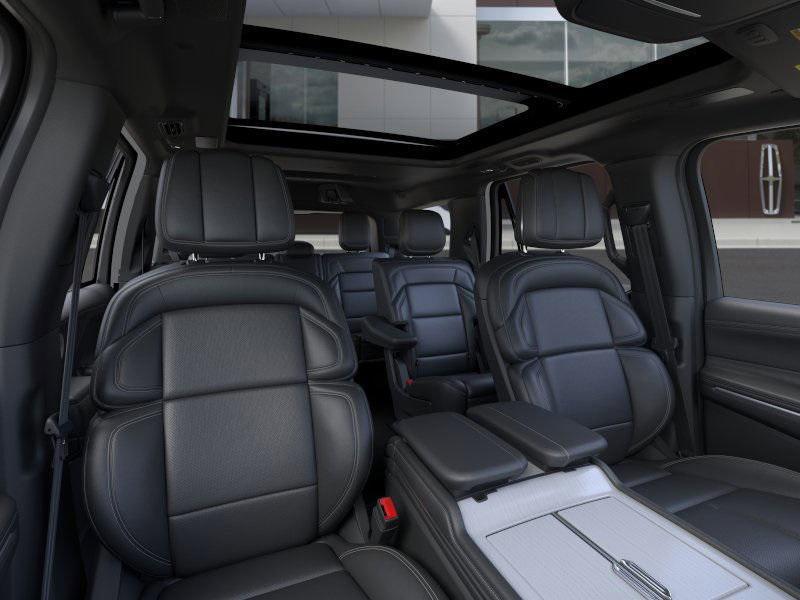 new 2025 Lincoln Navigator car, priced at $100,360