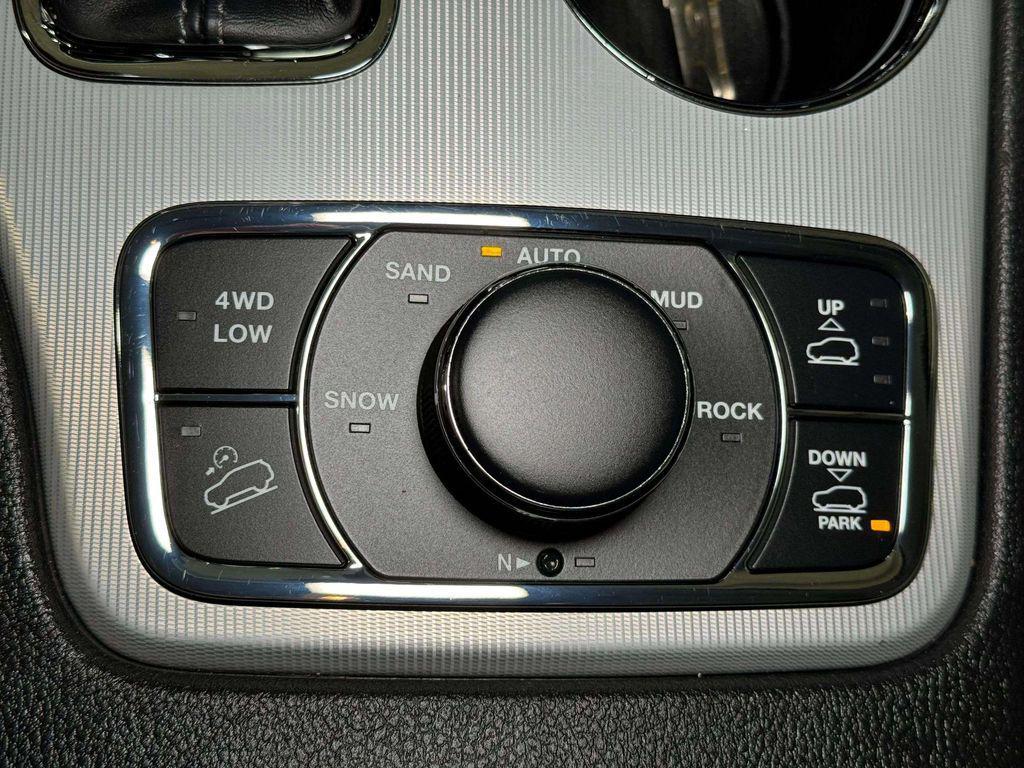 used 2020 Jeep Grand Cherokee car, priced at $27,995