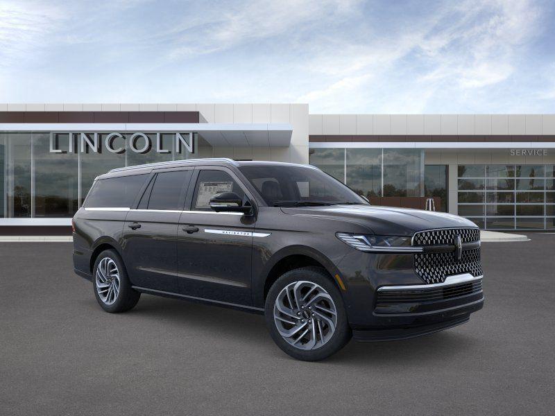 new 2025 Lincoln Navigator car, priced at $100,719
