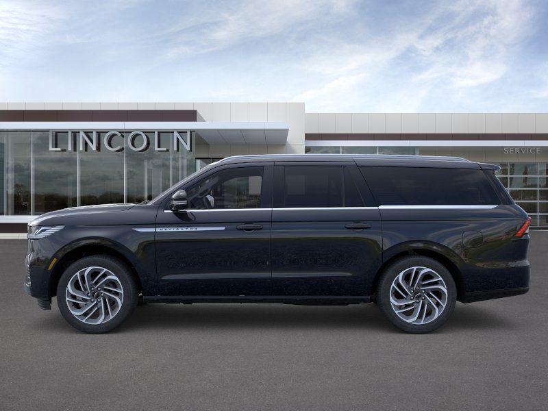 new 2025 Lincoln Navigator car, priced at $100,719