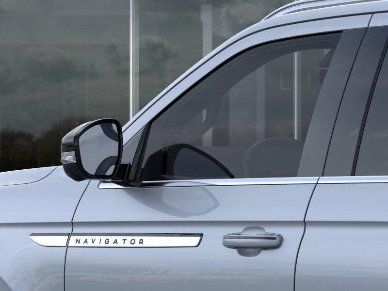 new 2025 Lincoln Navigator car, priced at $100,648