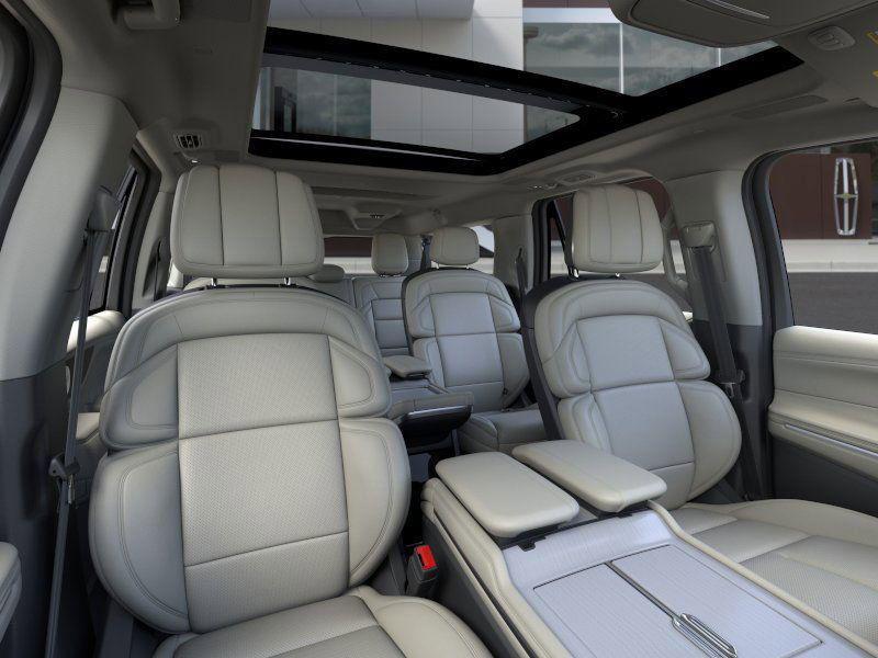 new 2025 Lincoln Navigator car, priced at $102,114