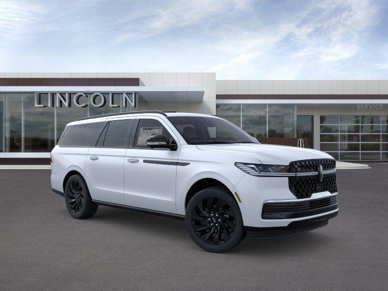 new 2025 Lincoln Navigator car, priced at $101,420