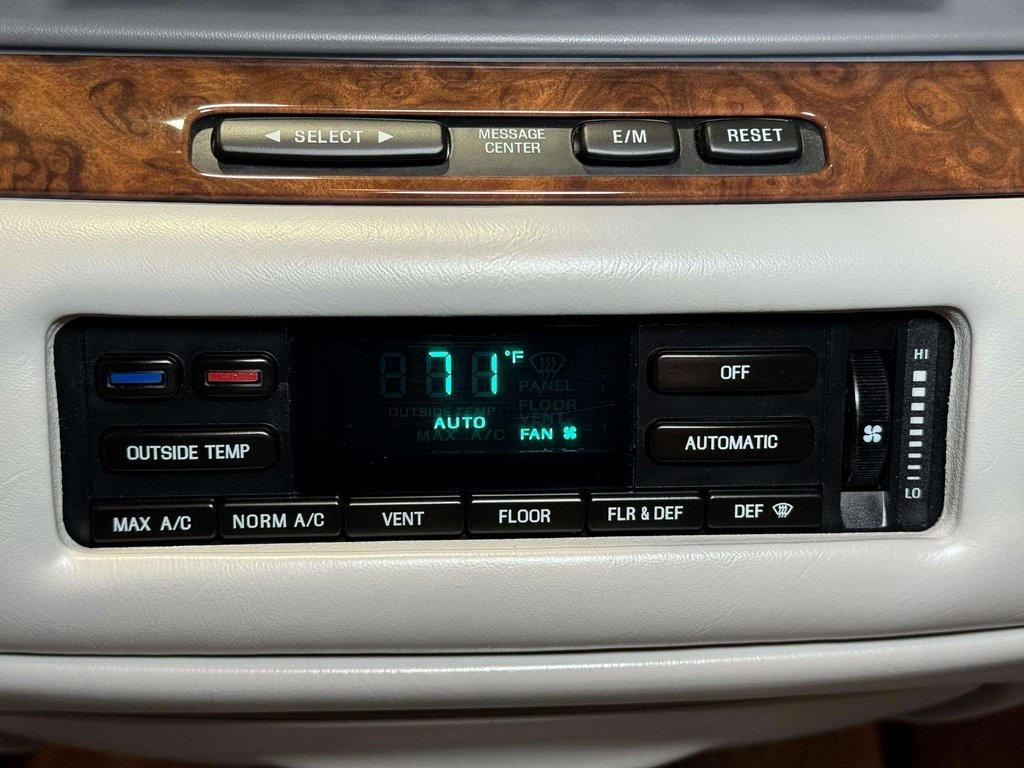 used 1995 Lincoln Town Car car, priced at $16,495