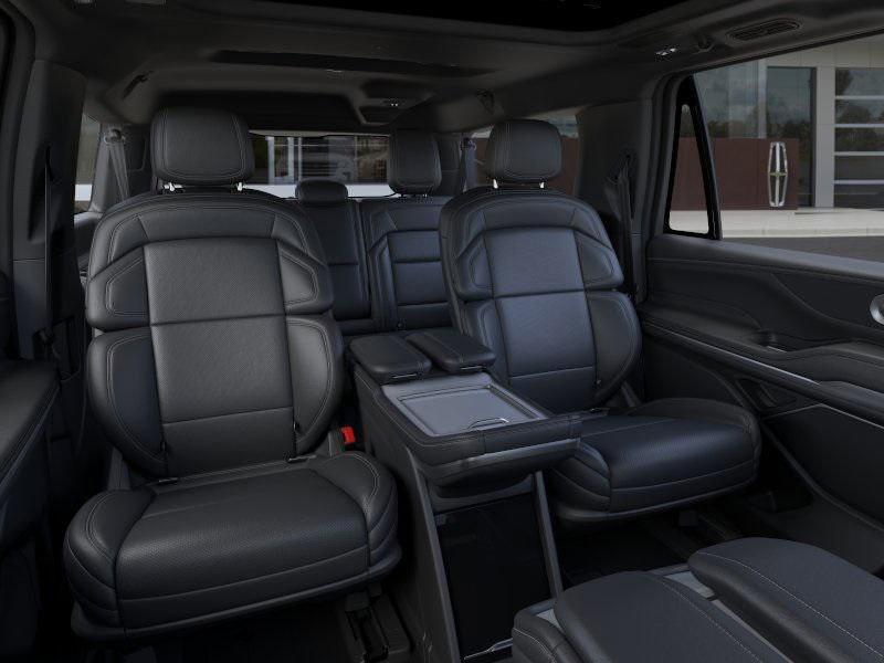 new 2025 Lincoln Navigator car, priced at $107,254