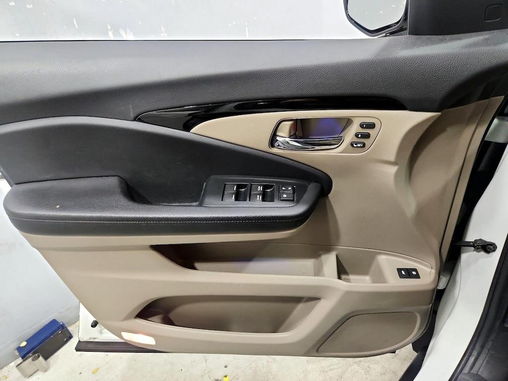 used 2022 Honda Pilot car, priced at $36,998