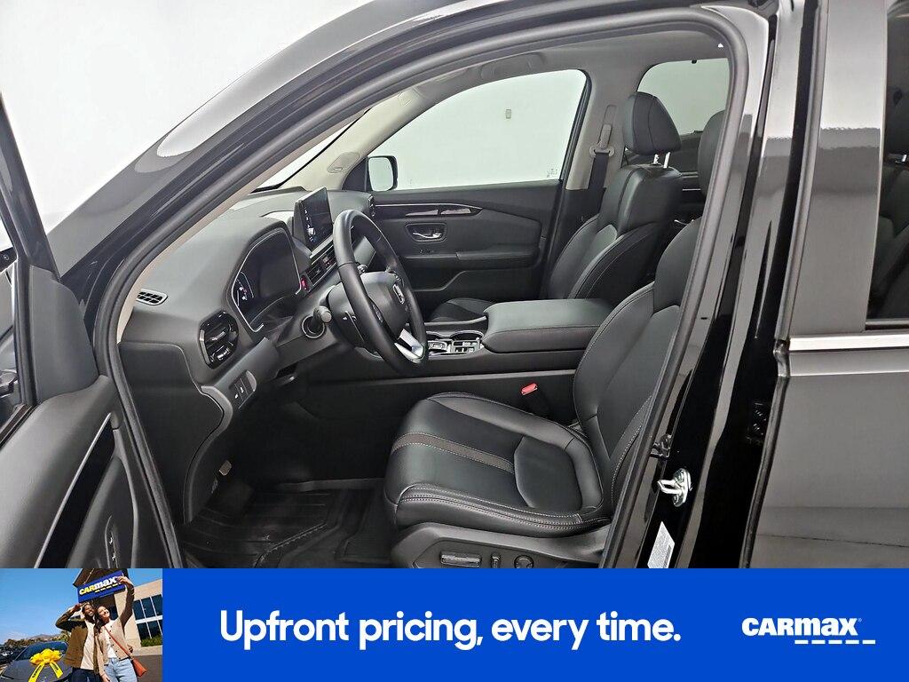 used 2025 Honda Pilot car, priced at $43,998