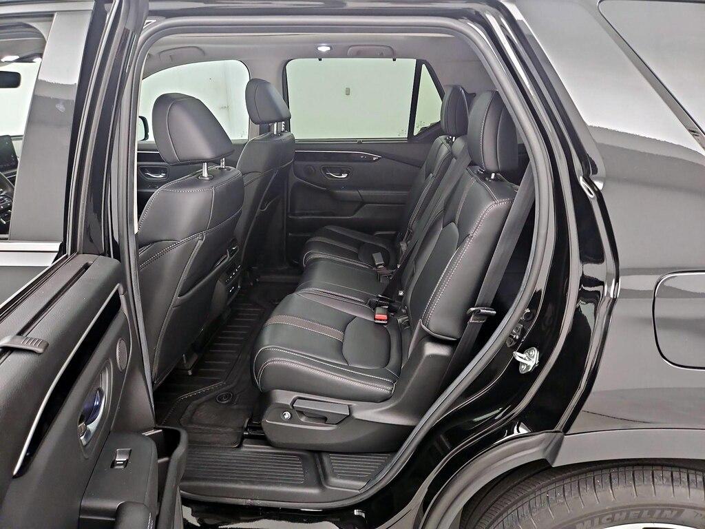 used 2025 Honda Pilot car, priced at $43,998
