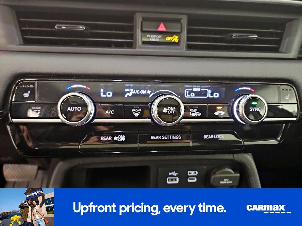 used 2025 Honda Pilot car, priced at $43,998