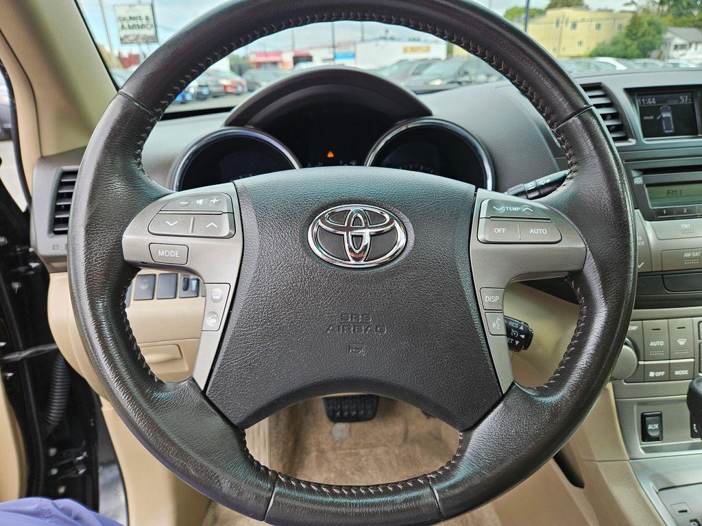 used 2009 Toyota Highlander car, priced at $7,999