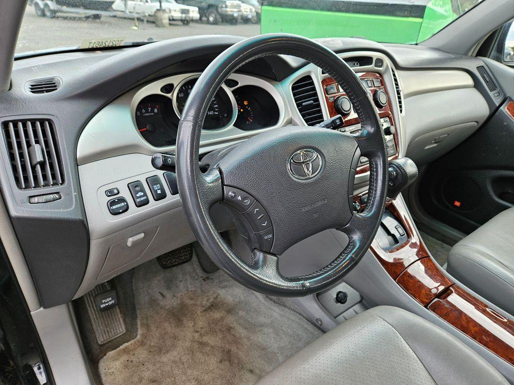 used 2007 Toyota Highlander car, priced at $5,999