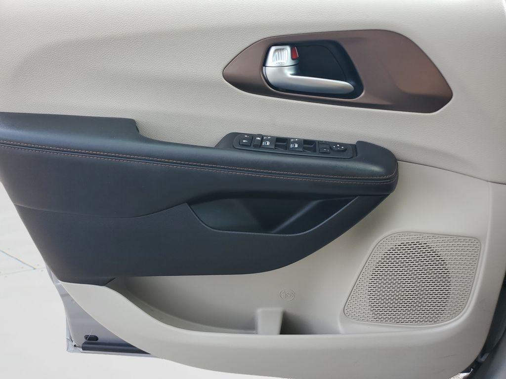 used 2017 Chrysler Pacifica car, priced at $13,872