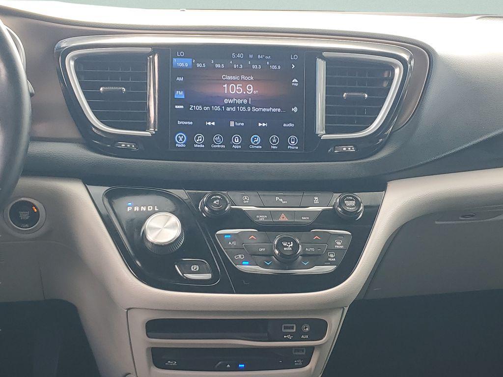 used 2017 Chrysler Pacifica car, priced at $13,872