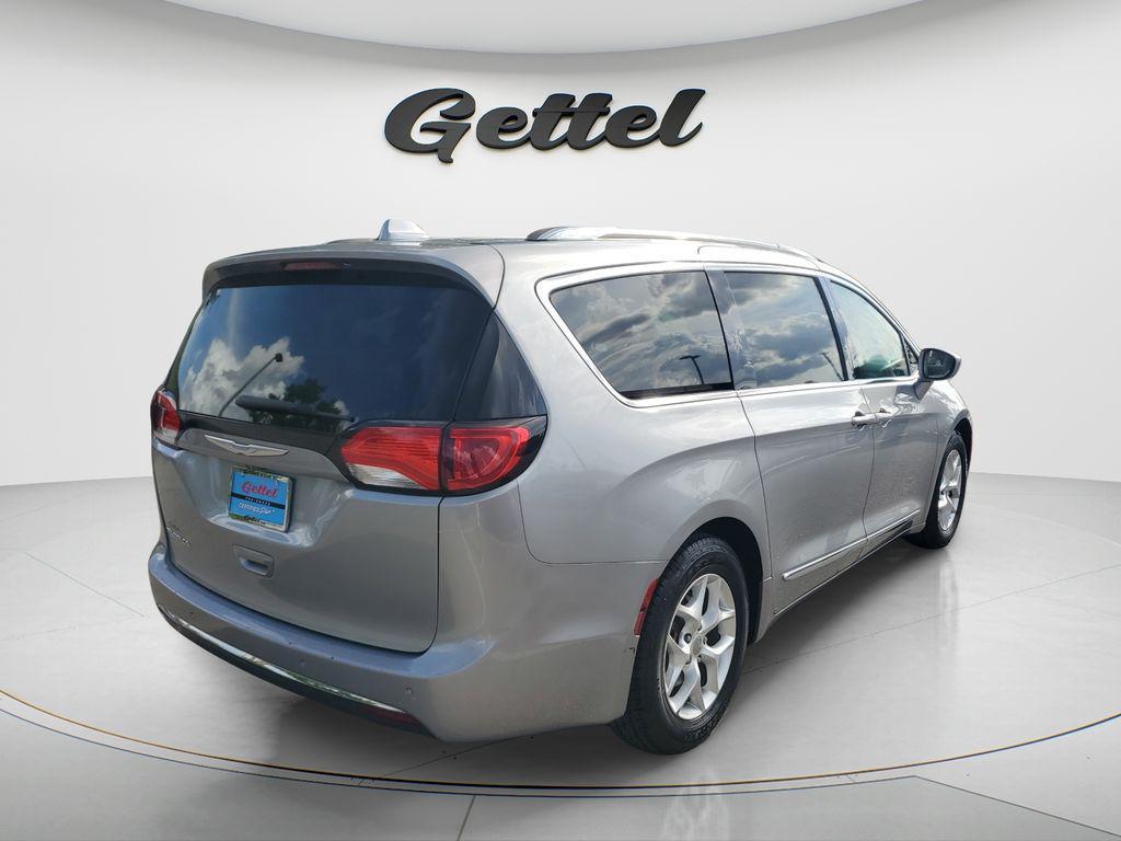 used 2017 Chrysler Pacifica car, priced at $13,872
