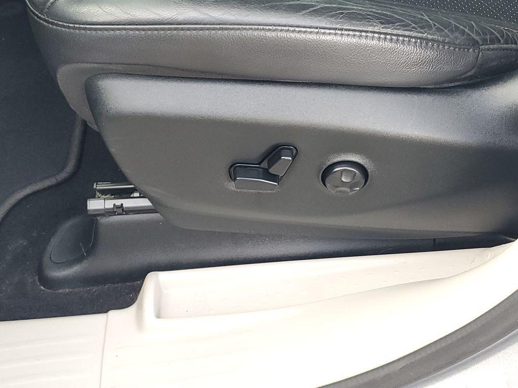 used 2017 Chrysler Pacifica car, priced at $13,872
