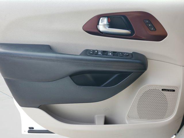 used 2020 Chrysler Pacifica car, priced at $11,870