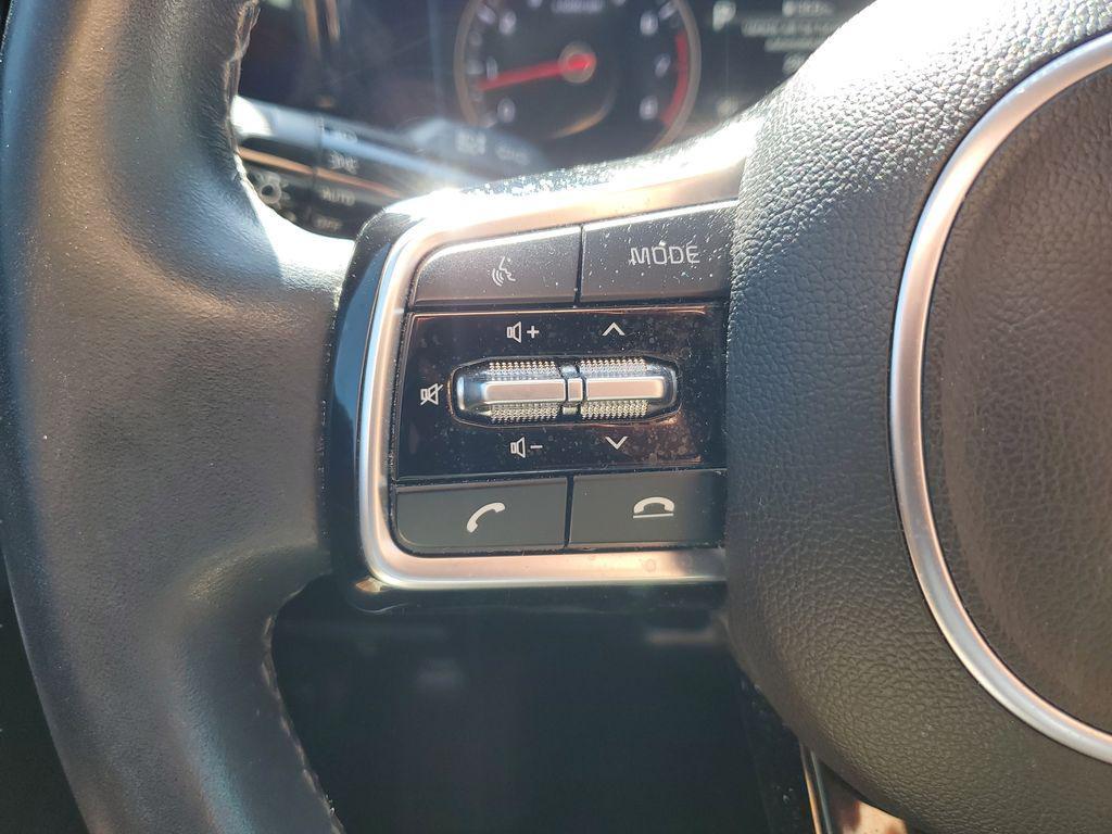 used 2023 Kia Sorento car, priced at $25,461