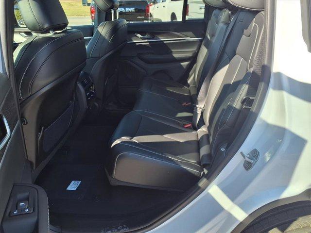 new 2025 Jeep Grand Cherokee car, priced at $46,292