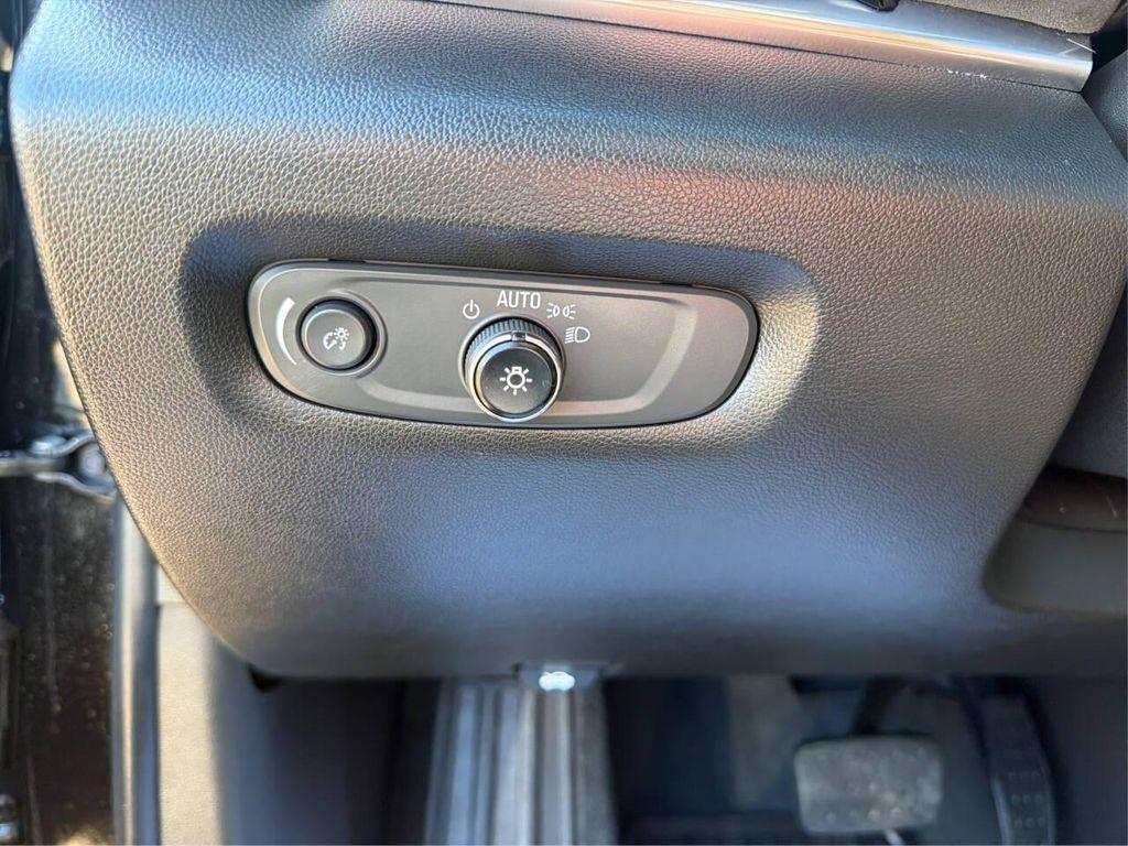 used 2022 Chevrolet Traverse car, priced at $32,650