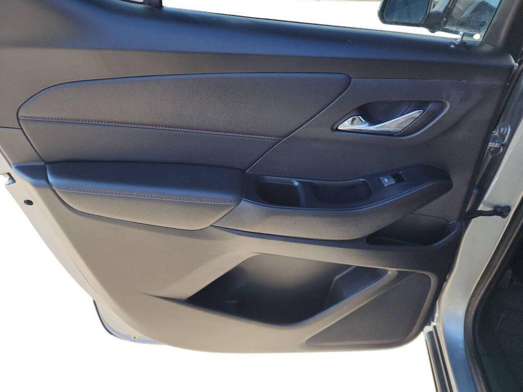 used 2023 Chevrolet Traverse car, priced at $31,450