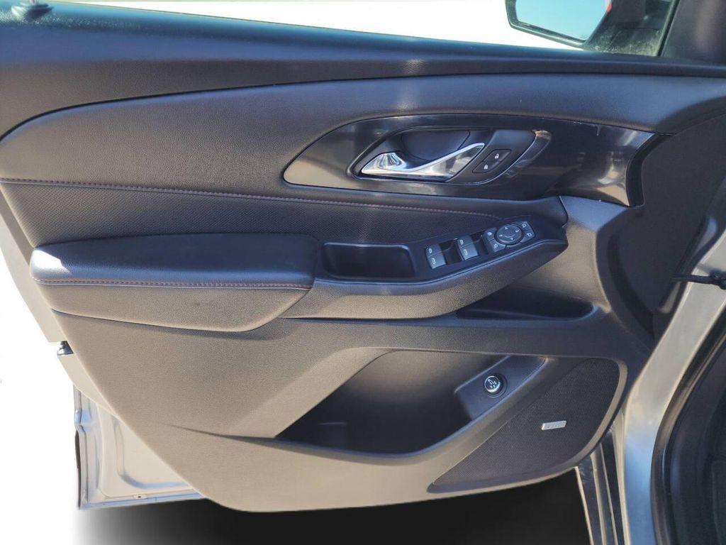 used 2023 Chevrolet Traverse car, priced at $31,450