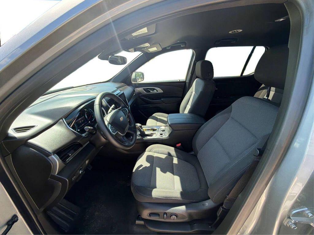 used 2024 Chevrolet Traverse car, priced at $31,650