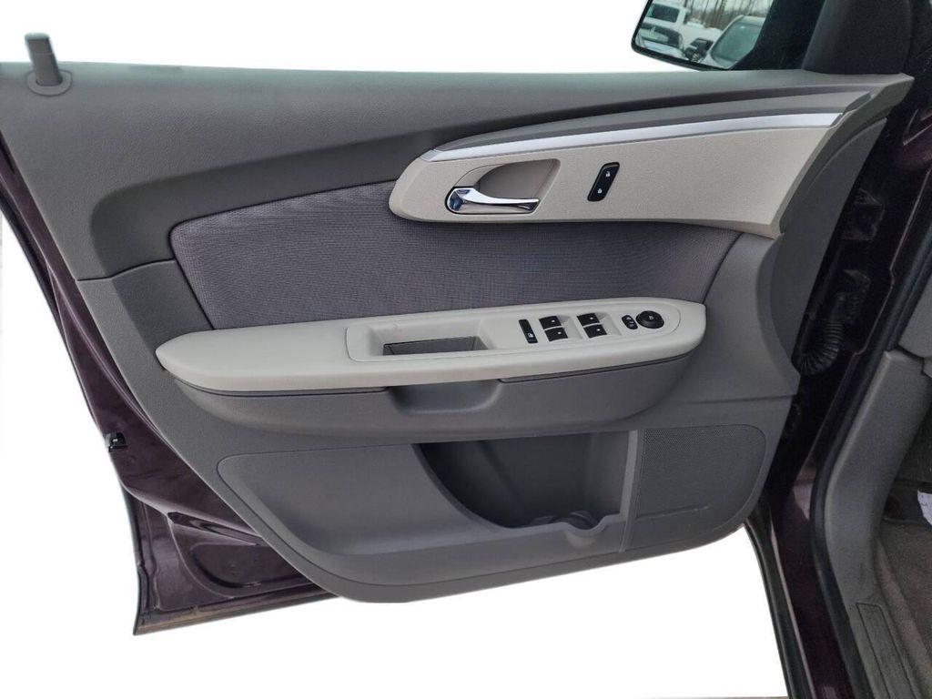 used 2010 Chevrolet Traverse car, priced at $4,950