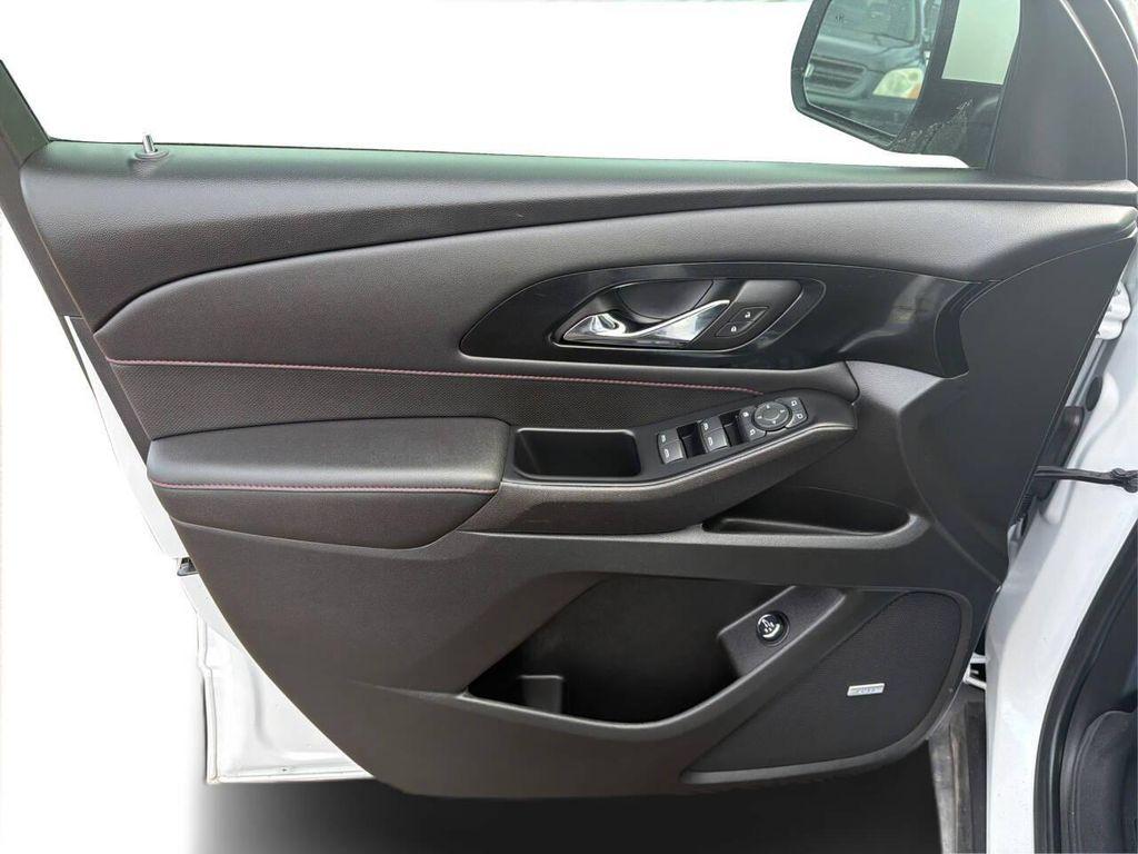 used 2023 Chevrolet Traverse car, priced at $32,950