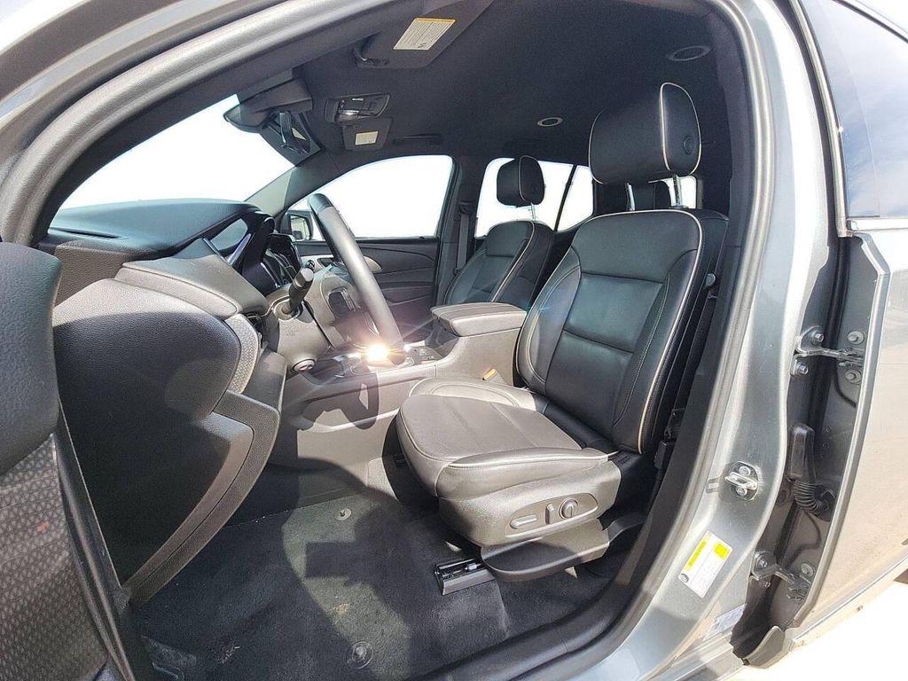 used 2023 Chevrolet Traverse car, priced at $33,950