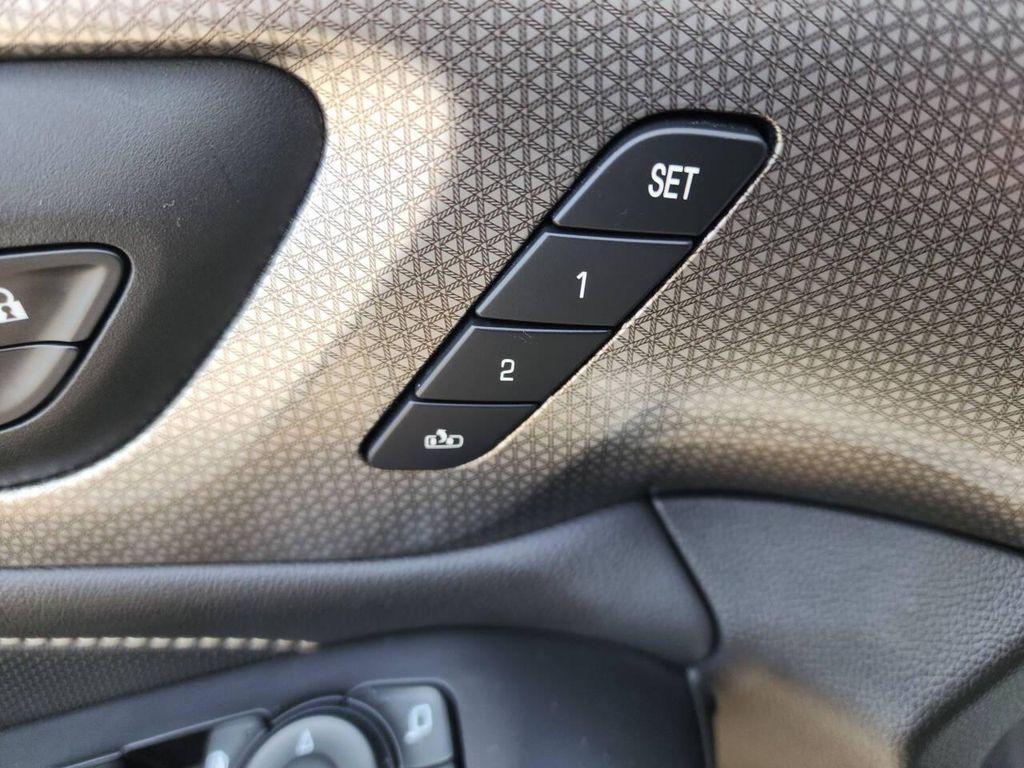 used 2023 Chevrolet Traverse car, priced at $33,950