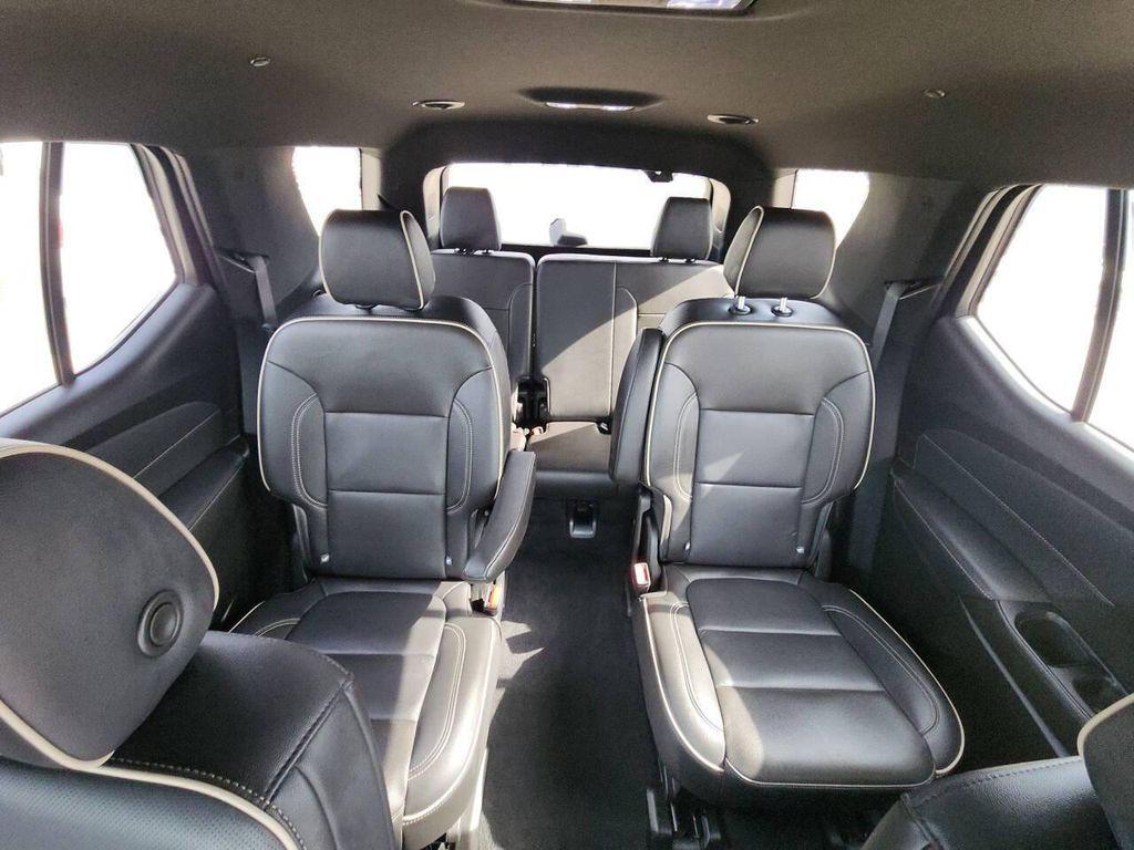 used 2023 Chevrolet Traverse car, priced at $33,950