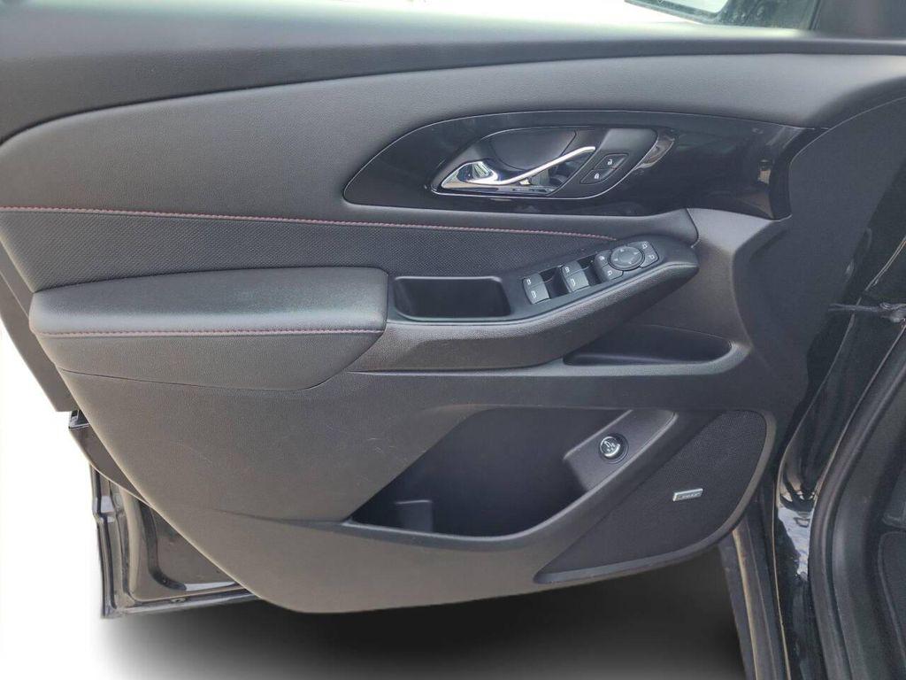 used 2023 Chevrolet Traverse car, priced at $31,950