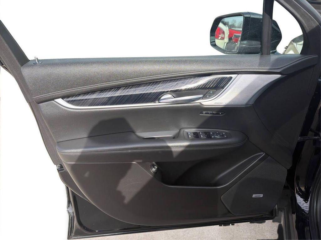 used 2023 Cadillac XT6 car, priced at $33,950