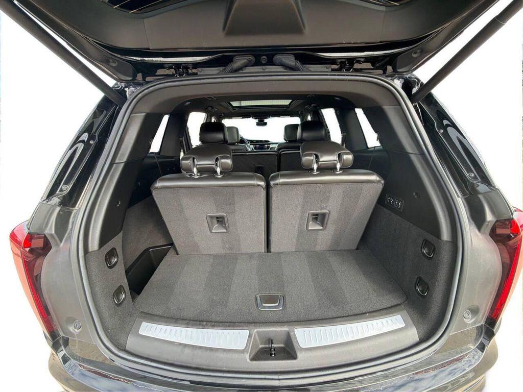 used 2023 Cadillac XT6 car, priced at $33,950