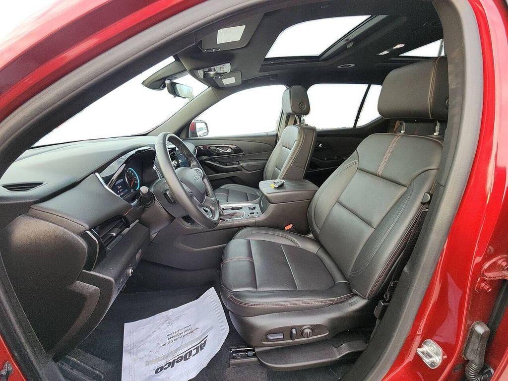 used 2024 Chevrolet Traverse car, priced at $36,950