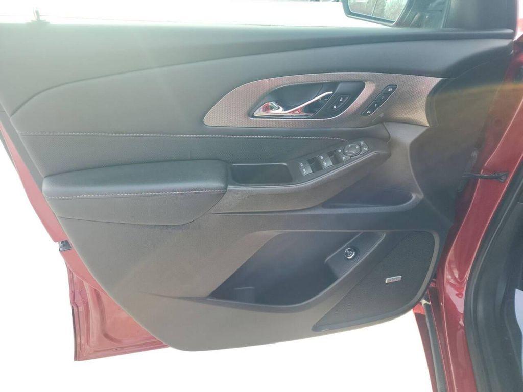 used 2022 Chevrolet Traverse car, priced at $28,950