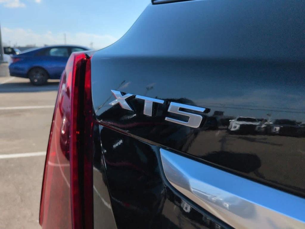 used 2020 Cadillac XT5 car, priced at $24,482