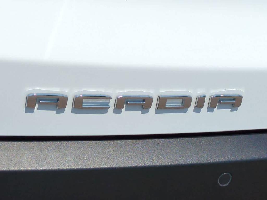 2022 Summit White GMC Acadia